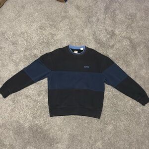 Black/Navy Blue Small Levi’s Sweater